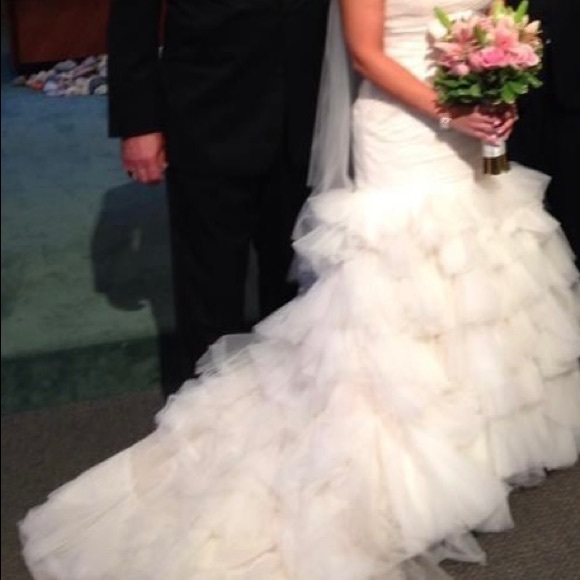 Beautiful Vera Wang for David’s Bridal Mermaid Wedding Gown - Picture 2 of 3